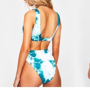 Brand new dipping daisy blue/white dye bikini